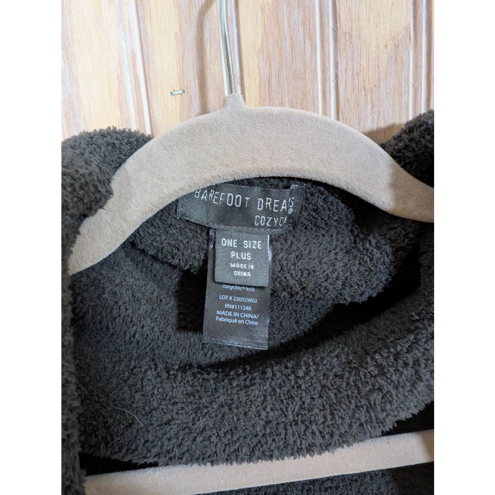 NWOT Barefoot Dreams Cozy Chic Blanket Wrap Dark Gray (OS Plus) - Picture 2 of 5